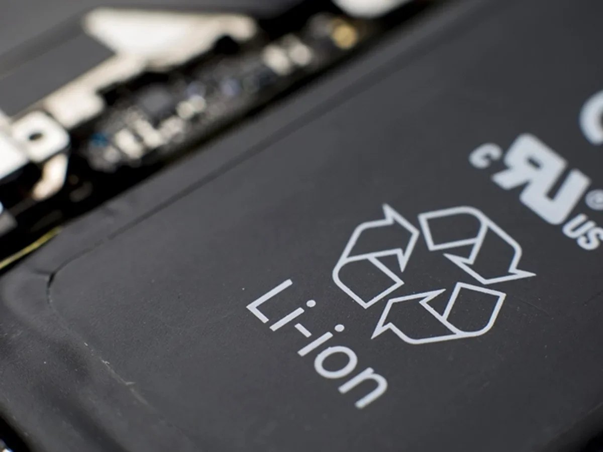 Baterias de Litio vs. Sodio: Qual Tecnologia Vai Dominar o BESS no Brasil